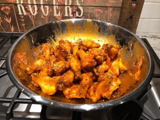 Crispy Honey Sriracha Chicken Wings